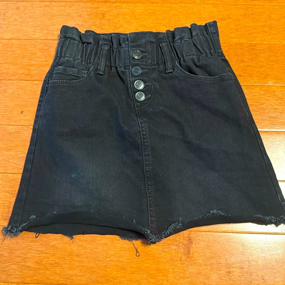 Black High-Waisted Denim Skirt with Frayed Hem and Elastic Waistband - Kids 8